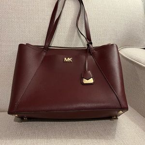 NWT Michael Kors Maddie Medium Top Zip Tote